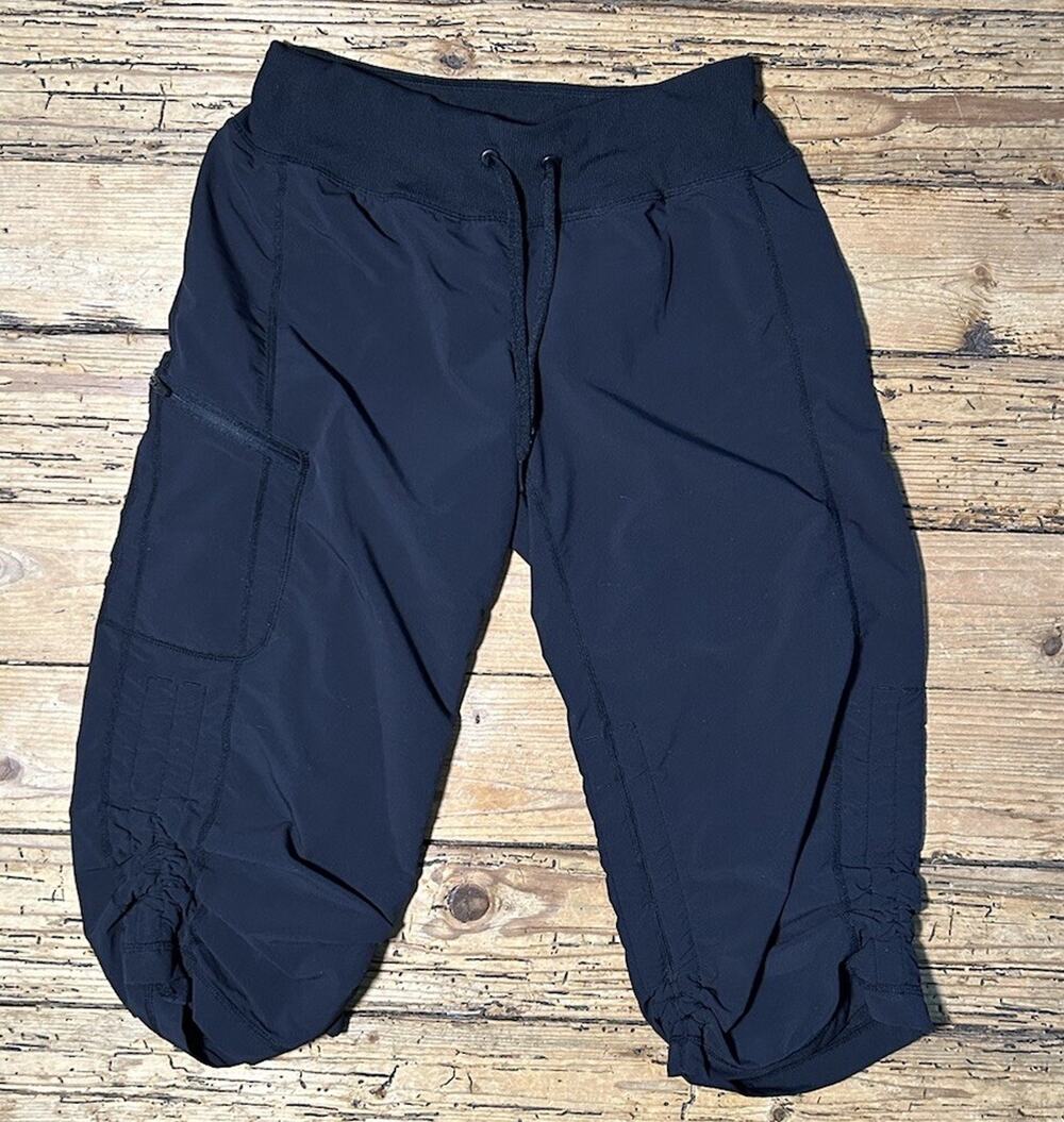 ZELLA Women's Size 0 Black Eclipse MOVE IT Ruched Capri Pants